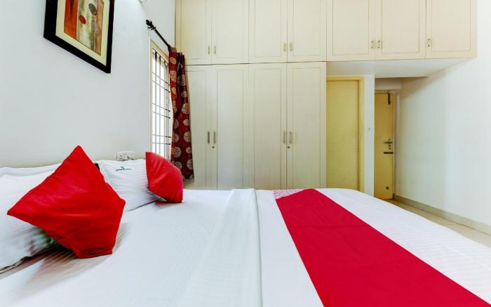 Hotel O J2 Service Apartment