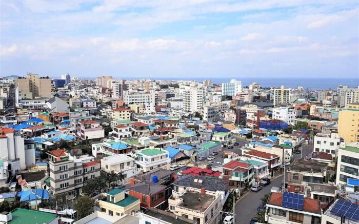 Arapalace#1001-Near Airport, City/Ocean View, 10 minutes to Dongmun Market, Cooking/Laundry