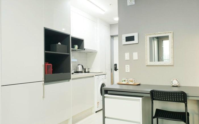 Arapalace#1001-Near Airport, City/Ocean View, 10 minutes to Dongmun Market, Cooking/Laundry