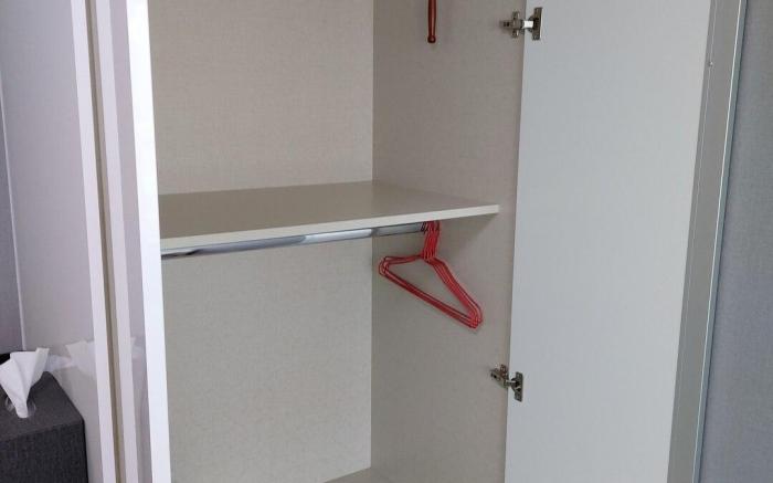 Room 302, 10 minutes on foot to Dongmun Market, close to the airport, cooking and laundry available