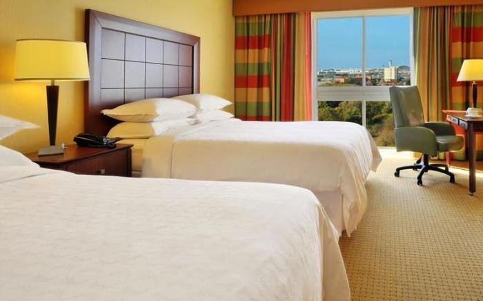 Sheraton Toronto Airport Hotel & Conference Centre