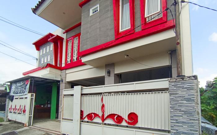 RedDoorz @ Griya Jeniee near Stadion Wilis Madiun