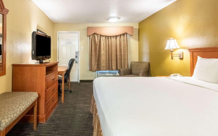 Quality Inn & Suites Dallas-Cityplace
