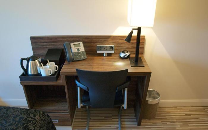 Simply Rooms & Suites Hotel