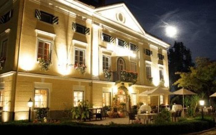 Hotel Schloss Lerchenhof