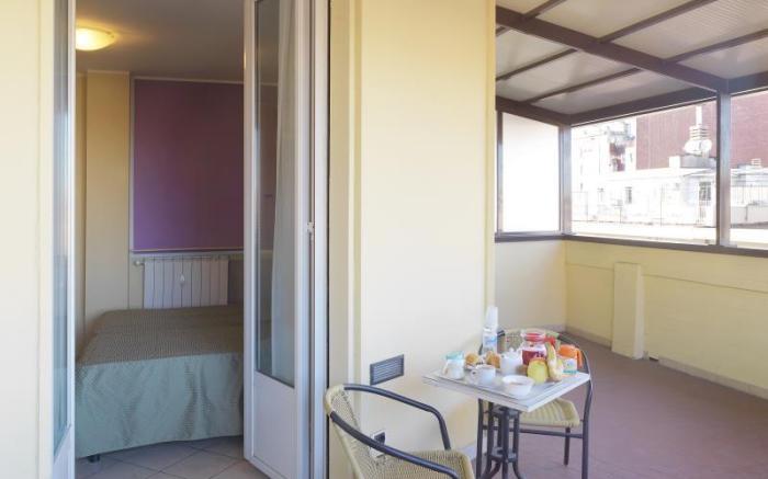 Hotel Arco Romana