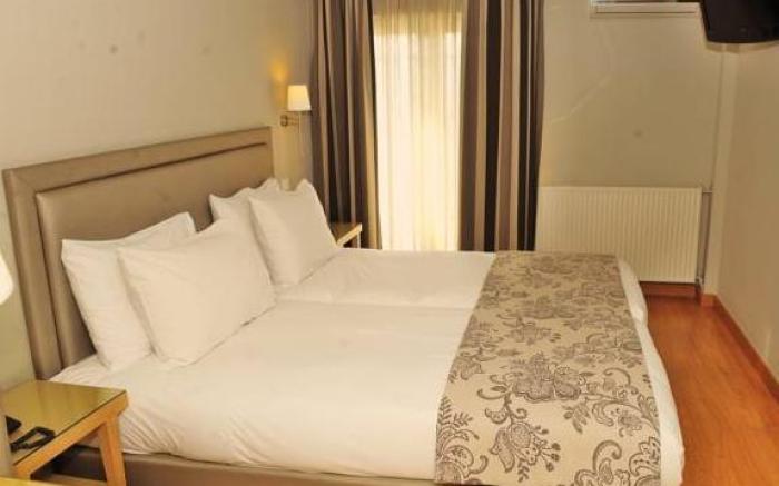 Hotel Avra