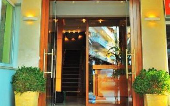 Hotel Avra