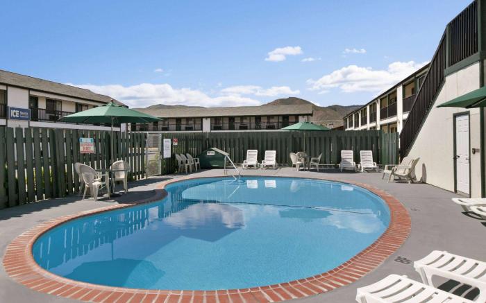 Travelodge by Wyndham Wenatchee