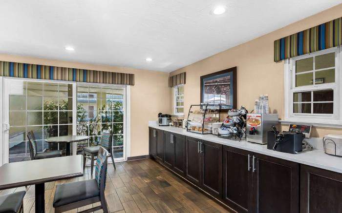Best Western University Lodge