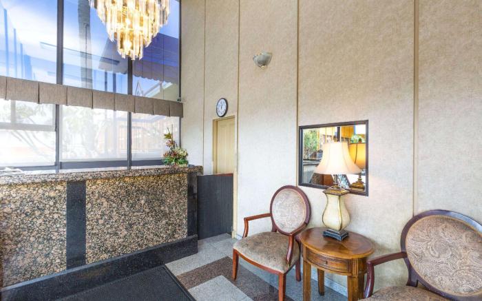 Days Inn by Wyndham Los Angeles LAX Airport/Stadium Area 
