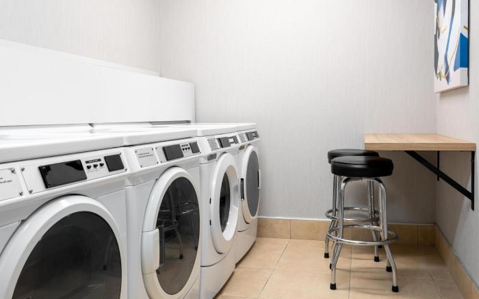 Hampton Inn & Suites Charlottesville-At The University