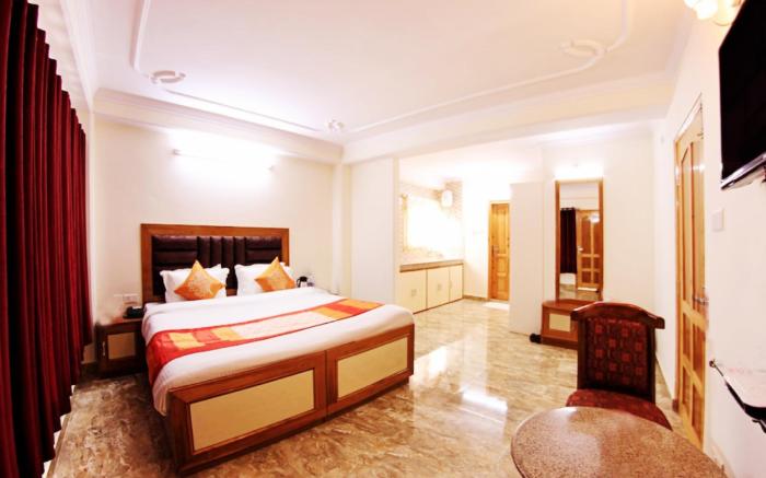 Goroomgo Kalra Regency Shimla Near Mall Road