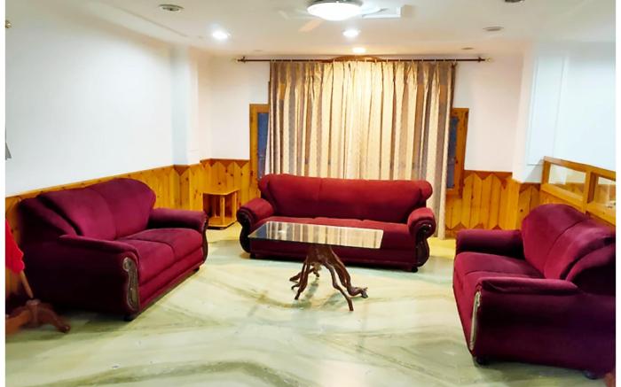 Goroomgo Kalra Regency Shimla Near Mall Road