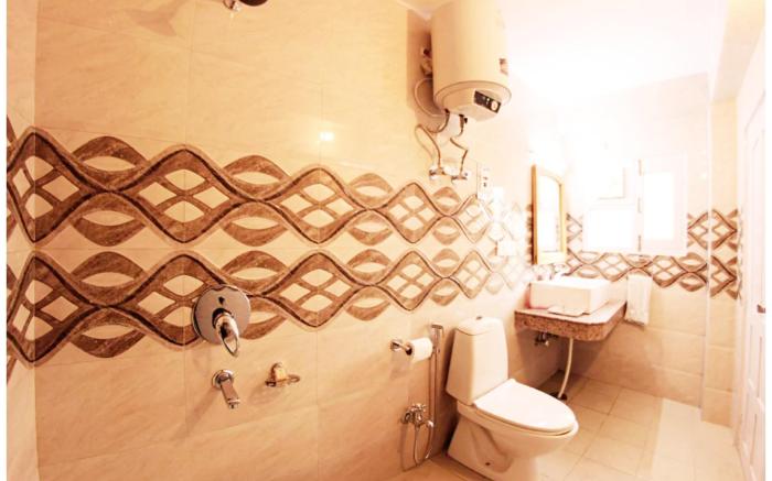 Goroomgo Kalra Regency Shimla Near Mall Road