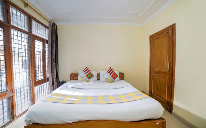 Goroomgo You & Me Nainital Near Mall Road with WIFI - Parking Available