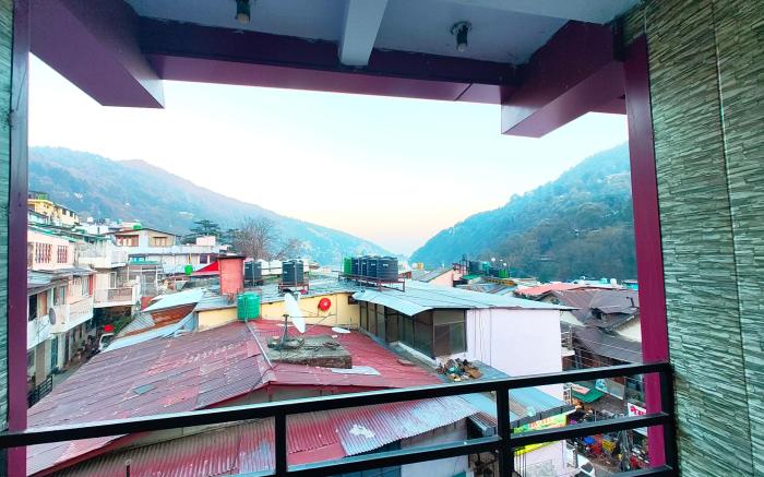 Goroomgo Radha Continental Near Mall Road Nainital