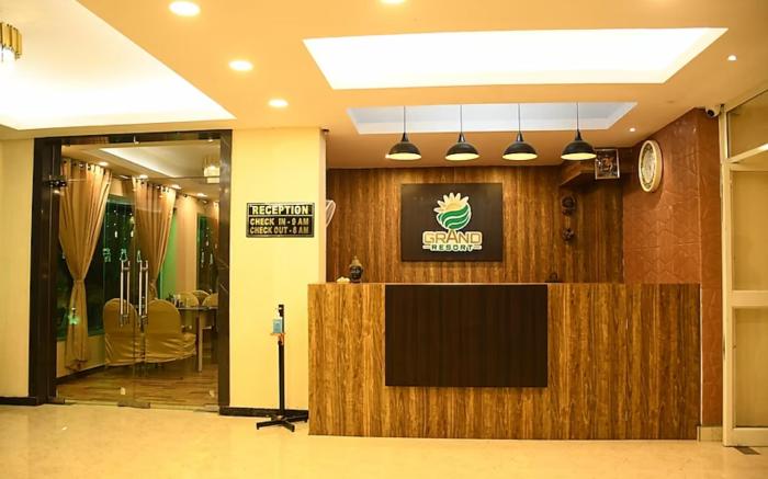 Goroomgo Grand Resort Puri - A Luxurious Collections Sea View Room