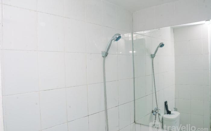 Comfortable 2BR Bassura City Apartment By Travelio
