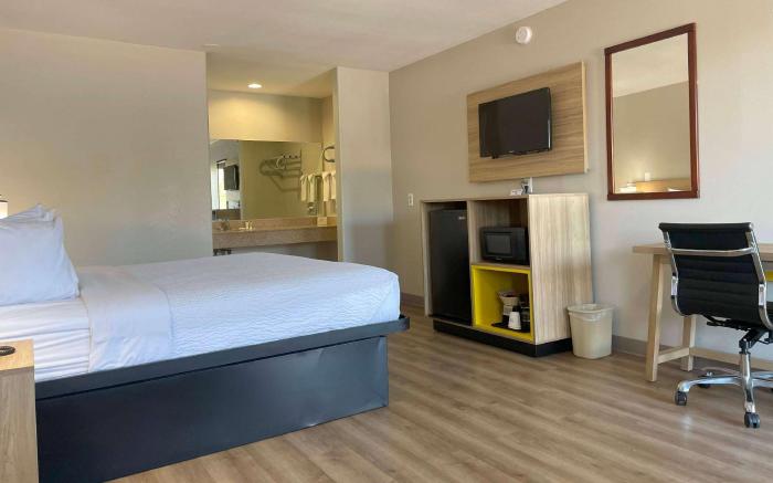 Days Inn by Wyndham Temple