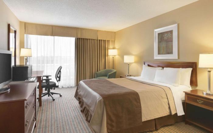 Ramada on the Bay Conference Resort Belleville