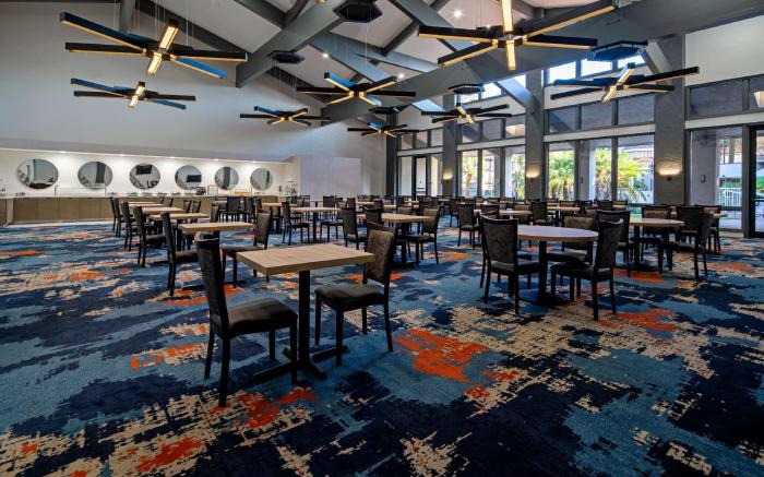 DoubleTree by Hilton Bakersfield