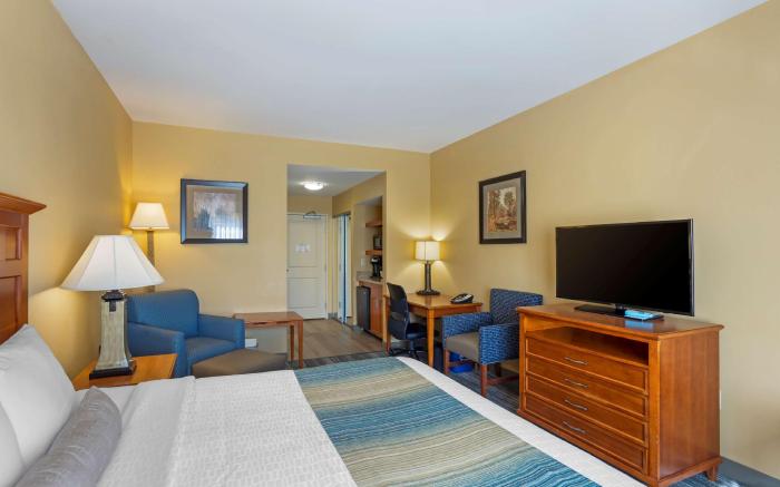 Best Western Plus University Park Inn & Suites
