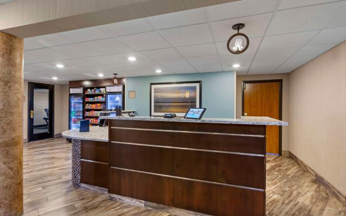 Best Western Plus Landmark Inn