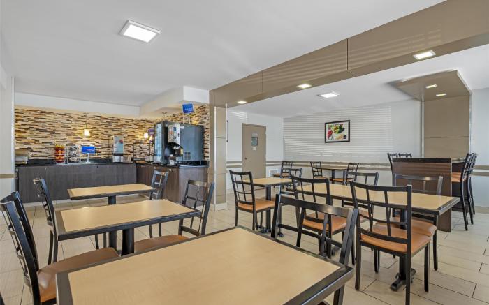 Best Western Center Inn