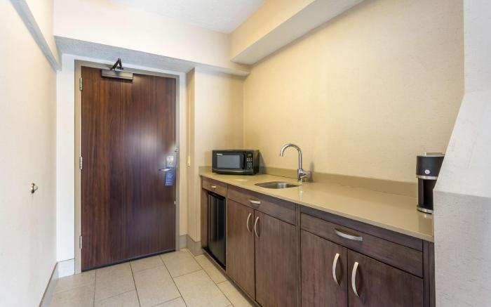 Best Western Plus Cotton Tree Inn