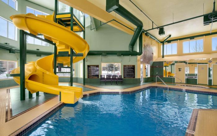 Super 8 By Wyndham Calgary Shawnessy Area