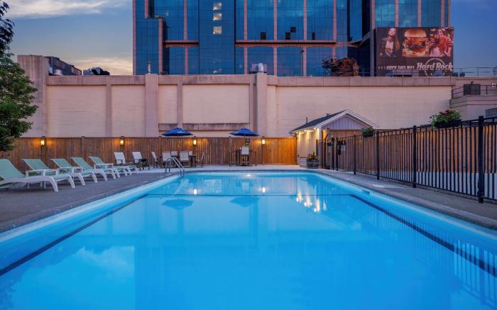 Travelodge by Wyndham Niagara Falls At the Falls