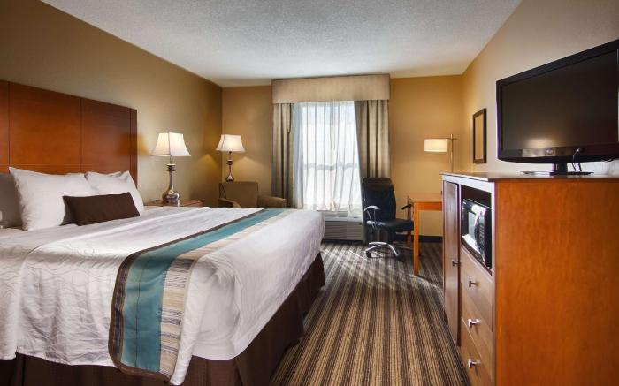 Best Western Plus Seawall Inn & Suites by the Beach