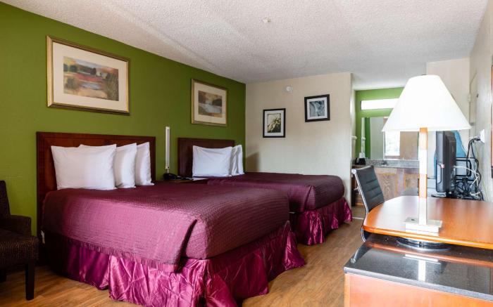 Country Hearth Inn & Suites Marietta