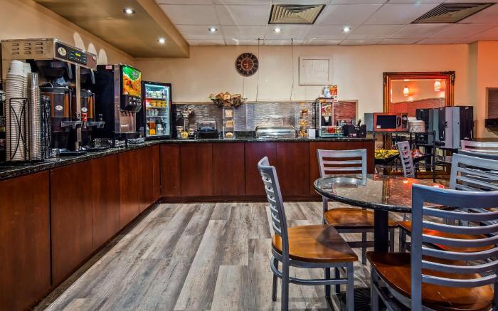 Best Western PLUS Coastline Inn