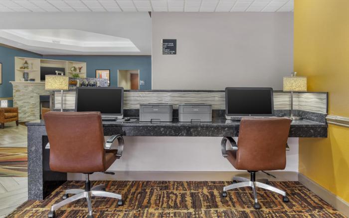 Best Western Plus Suites-Greenville