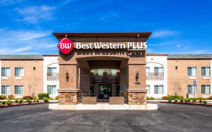 Best Western Plus Twin View Inn and Suites