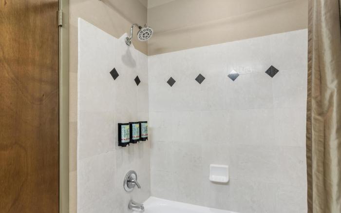 Best Western Plus Brookside Inn