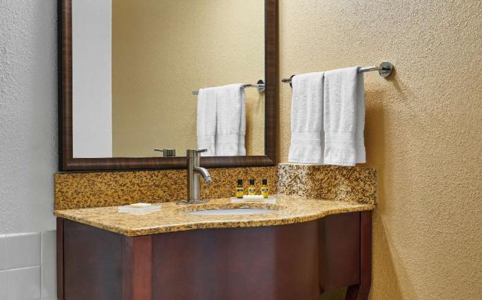 Best Western Plus Milwaukee Airport Hotel & Conference Center