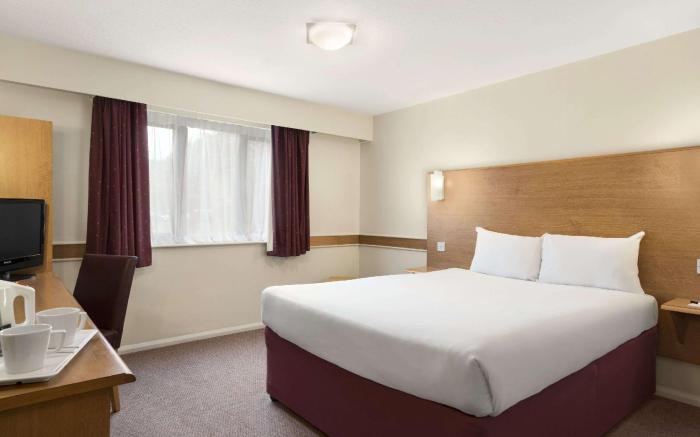 Days Inn by Wyndham Warwick North M40