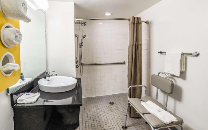 Motel 6 Joliet, IL - I-80
