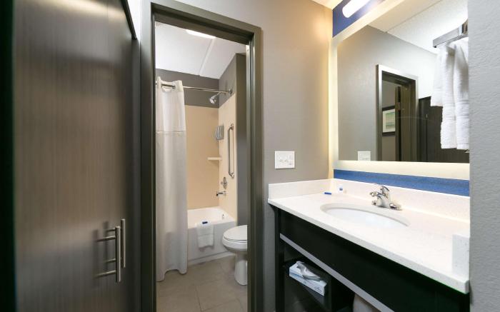 Best Western Plus Bowling Green