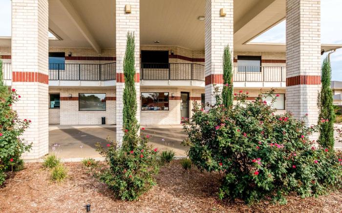 Motel 6 San Antonio, TX - South WW White Rd