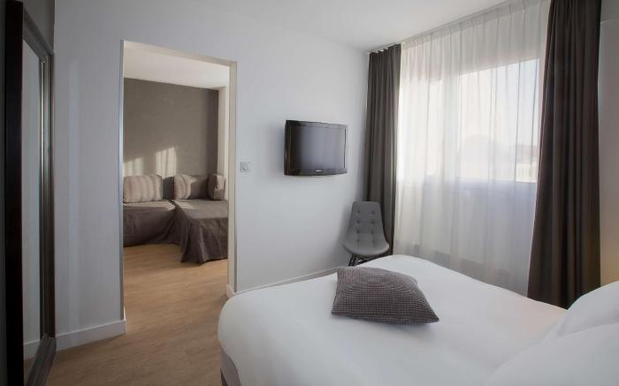 Hotel Litteraire Alexandre Vialatte, Signature Collection