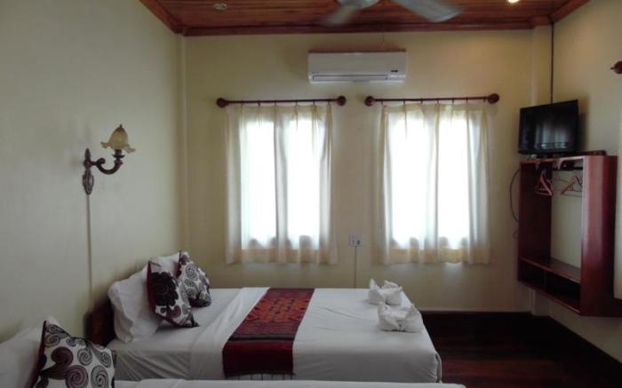 Villa Somphong