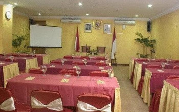 Mega Cikini Hotel