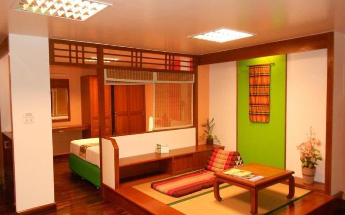 B.S. Court Hotel