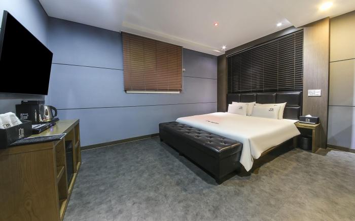 Imhotel