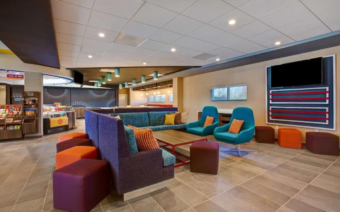 Tru by Hilton Alcoa Knoxville Airport