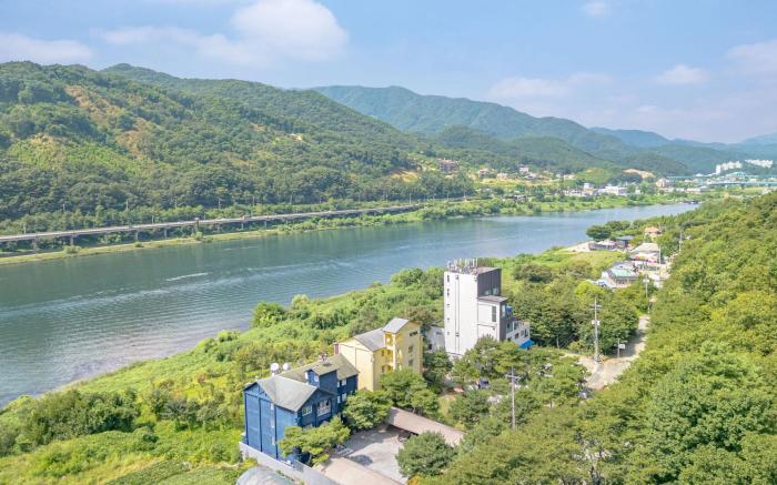 Gapyeong Rowa River view Pension